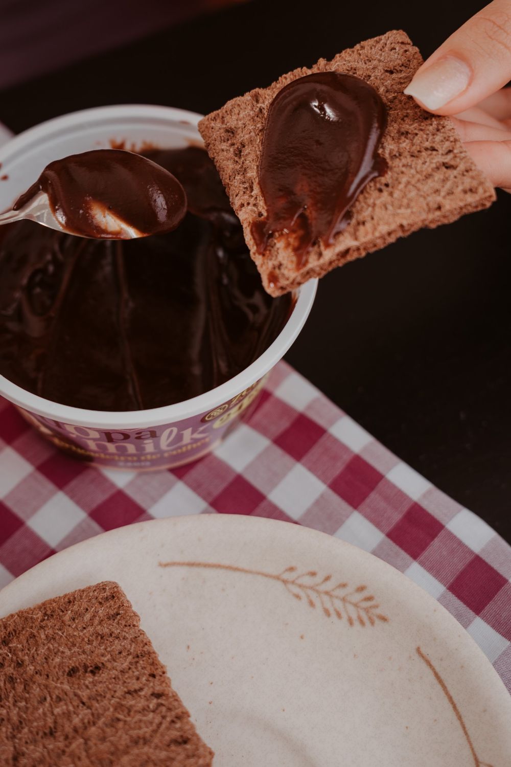 torrada com brigadeiro de colher Dopa Milk